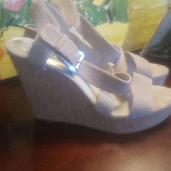 Michael Kors suede wedge sandal 9.5M - Picture 3 of 6